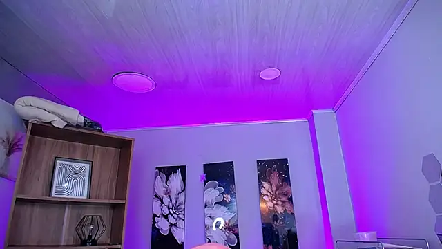 Snapshot of roseefancy19 chatting on January 6, 2026, 11:25 am roseefancy19 online show from January 6, 2026, 11:25 am