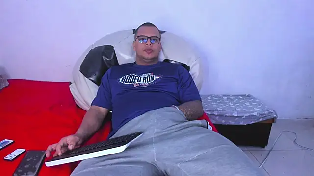 LucassFoster online show from December 16, 2025, 10:26 pm