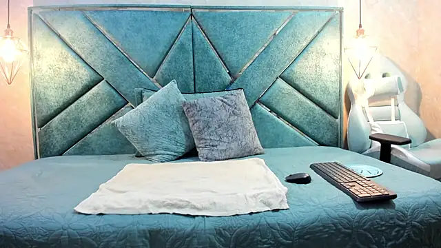 EXOTIC TRANS online show from November 15, 2025, 12:45 pm