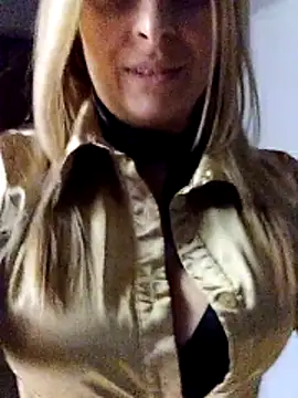 Snapshot of fragoli chatting on October 30, 2025, 3:24 pm fragoli online show from October 30, 2025, 3:24 pm