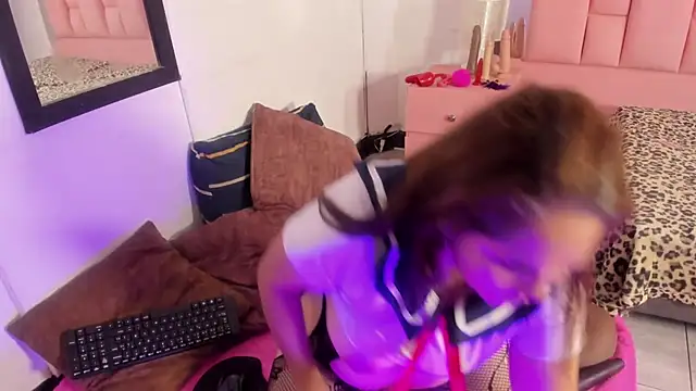 Evaa white online show from February 21, 2026, 12:39 pm