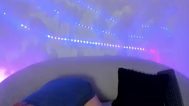 Liah Miller online show from December 3, 2025, 12:25 pm