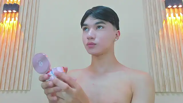 Snapshot of JULII_RICO1 chatting on February 17, 2026, 12:45 pm JULII RICO1 online show from February 17, 2026, 12:45 pm