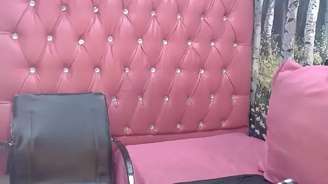 Snapshot of Lucile_Carrie chatting on July 8, 2026, 6:56 pm Lucile Carrie online show from July 8, 2026, 6:56 pm