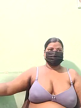Snapshot of tamil_Nithya_J chatting on May 1, 2026, 1:05 pm tamil Nithya J online show from May 1, 2026, 1:05 pm