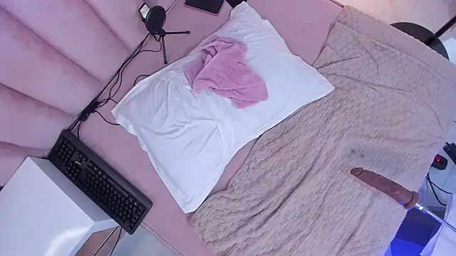 Snapshot of Natural_BIGASS_Nina chatting on March 7, 2026, 7:33 pm Natural BIGASS Nina online show from March 7, 2026, 7:33 pm