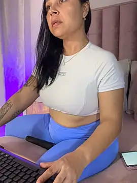 Snapshot of Natural_BIGASS_Nina chatting on April 13, 2026, 7:19 pm Natural BIGASS Nina online show from April 13, 2026, 7:19 pm