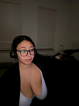 minha baby online show from November 18, 2025, 5:01 am