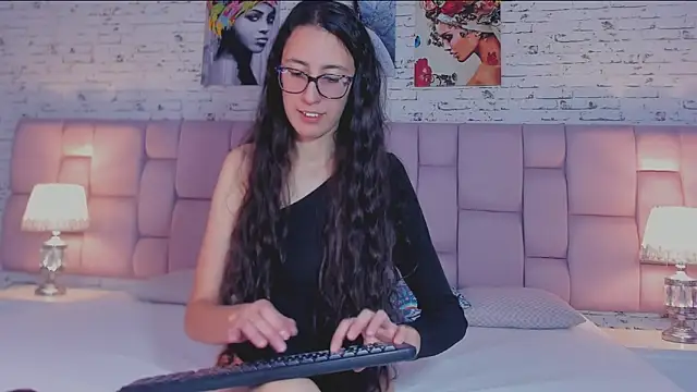 GirafMusic online show from November 15, 2025, 1:18 pm