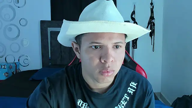 Steven19 LatinBoy online show from January 18, 2026, 11:36 am