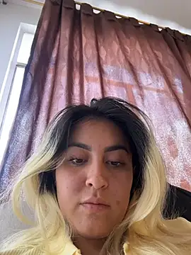Elina Hills online show from May 15, 2026, 6:04 pm