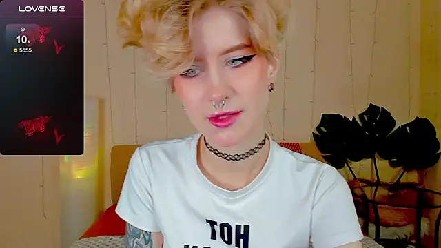 Snapshot of Angel_Julles chatting on November 8, 2025, 12:55 am Angel Julles online show from November 8, 2025, 12:55 am