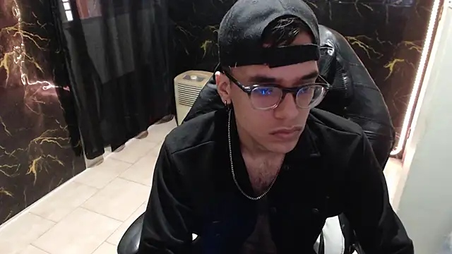 jhon sex18 online show from November 6, 2025, 7:48 pm