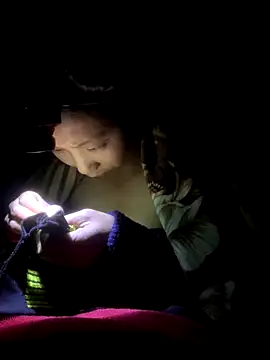 bi-bo123 online show from November 19, 2025, 1:44 pm