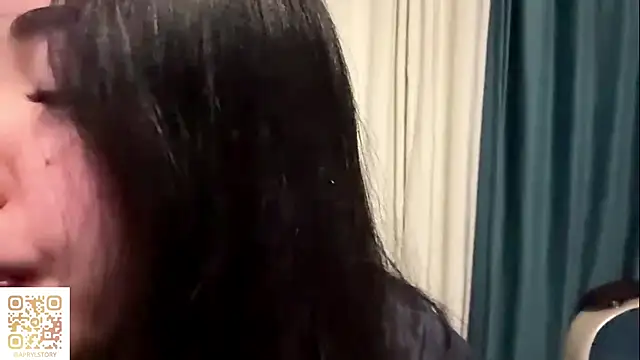 APRYLSUN online show from November 17, 2025, 1:28 pm