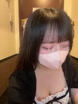 Snapshot of emiri_da_nyan chatting on April 18, 2026, 1:15 pm emiri da nyan online show from April 18, 2026, 1:15 pm