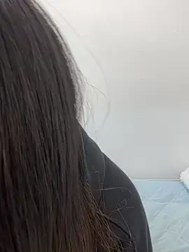 Snapshot of emiri_da_nyan chatting on May 5, 2026, 5:26 am emiri da nyan online show from May 5, 2026, 5:26 am