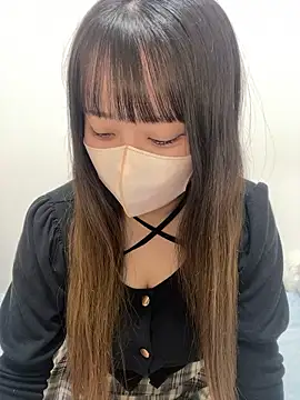 Snapshot of emiri_da_nyan chatting on May 18, 2026, 11:27 am emiri da nyan online show from May 18, 2026, 11:27 am