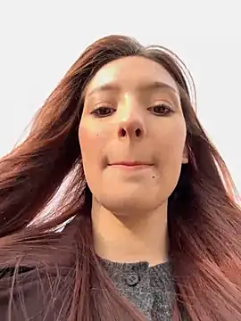 LilluKatten online show from November 12, 2025, 9:21 am