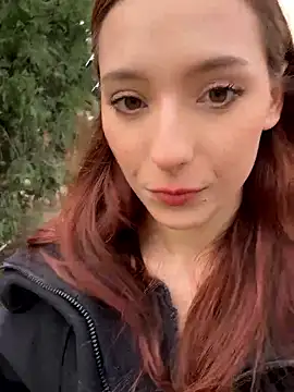 LilluKatten online show from November 13, 2025, 12:37 pm