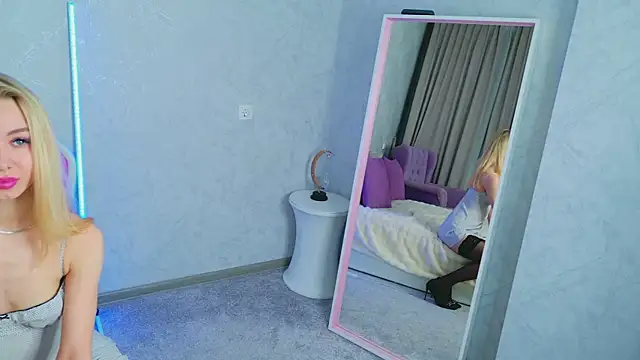 Snapshot of Barbie_Kris__ chatting on February 6, 2026, 1:10 am Barbie Kris online show from February 6, 2026, 1:10 am