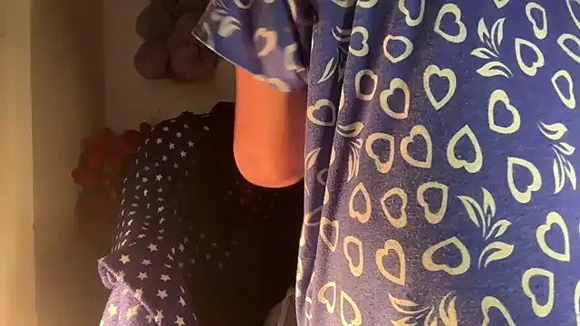 Snapshot of Shilpa_7 chatting on December 22, 2025, 7:33 pm Shilpa 7 online show from December 22, 2025, 7:33 pm