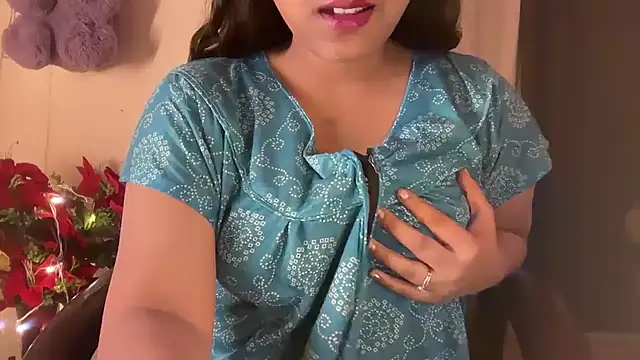 Snapshot of Shilpa_7 chatting on February 6, 2026, 7:06 pm Shilpa 7 online show from February 6, 2026, 7:06 pm