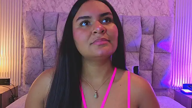 amarahanks1 online show from November 14, 2025, 12:37 pm