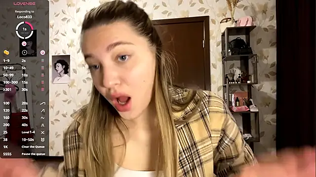 OrethaEredia online show from November 28, 2025, 6:54 pm