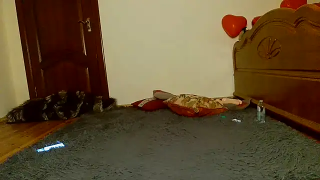 HoneyLuna7 online show from April 14, 2026, 9:10 pm