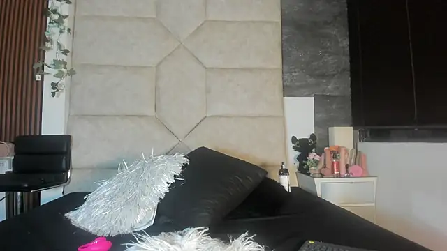 Snapshot of Liia_Leens chatting on February 17, 2026, 3:36 am Liia Leens online show from February 17, 2026, 3:36 am