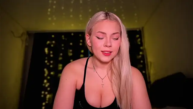 alisaoceaneeyes online show from November 12, 2025, 12:27 pm