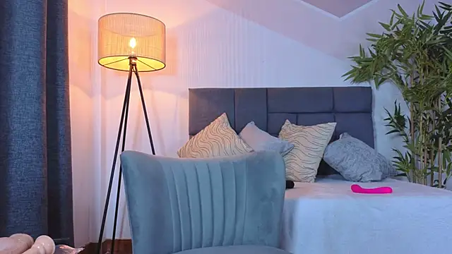 Snapshot of kinkyzoe20 chatting on November 3, 2025, 7:48 pm kinkyzoe20 online show from November 3, 2025, 7:48 pm