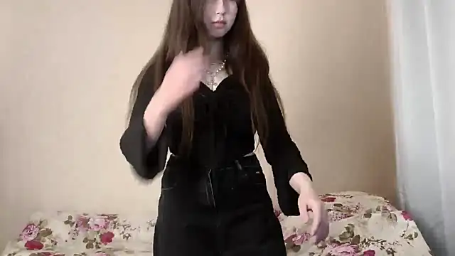 Monibronce online show from November 5, 2025, 3:34 pm