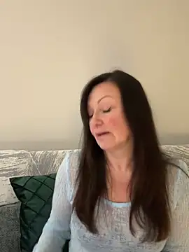 Snapshot of HotLdyllic chatting on March 5, 2026, 5:09 pm HotLdyllic online show from March 5, 2026, 5:09 pm