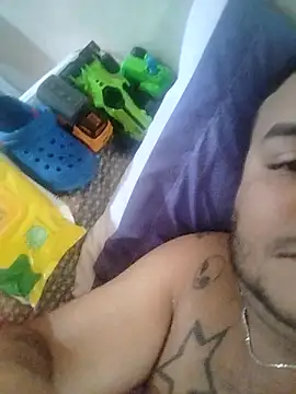 Snapshot of yeisonren99 chatting on November 5, 2025, 2:06 pm yeisonren99 online show from November 5, 2025, 2:06 pm