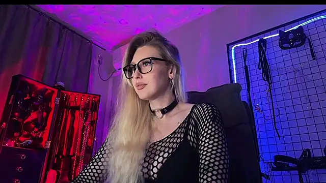 Liya Liss online show from July 11, 2026, 9:16 pm