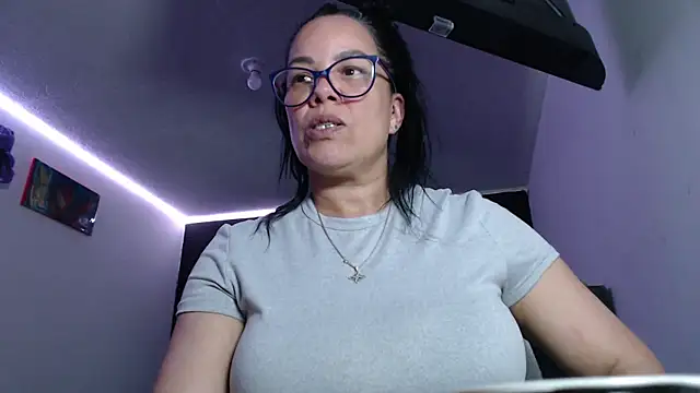 Snapshot of sofia_lopez70 chatting on April 16, 2026, 10:01 pm sofia lopez70 online show from April 16, 2026, 10:01 pm