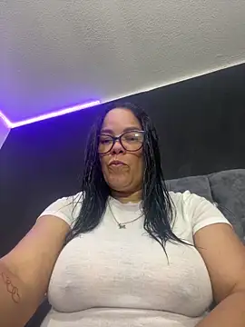 Snapshot of sofia_lopez70 chatting on May 28, 2026, 10:40 pm sofia lopez70 online show from May 28, 2026, 10:40 pm