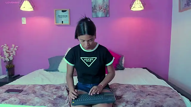 Snapshot of Miaa_Coleman chatting on November 4, 2025, 3:22 pm Miaa Coleman online show from November 4, 2025, 3:22 pm