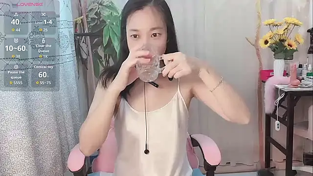 Snapshot of Lingling-Baby520 chatting on July 14, 2026, 1:52 am Lingling-Baby520 online show from July 14, 2026, 1:52 am