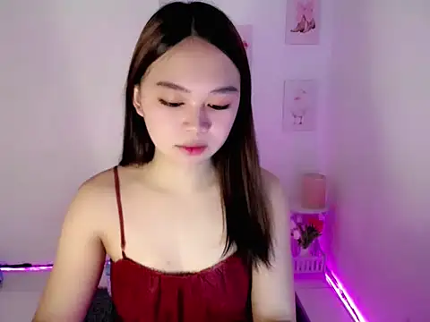 lustfullakim online show from July 5, 2026, 7:37 am