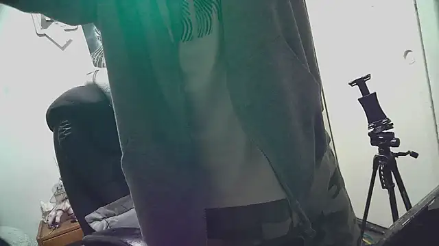 Snapshot of YoungStallionXL chatting on February 26, 2026, 6:12 am YoungStallionXL online show from February 26, 2026, 6:12 am