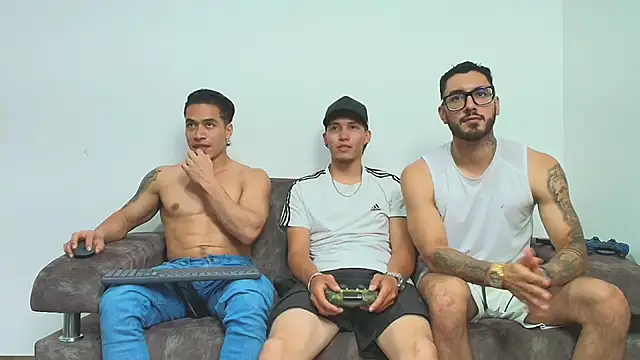 thebadboys05 online show from December 3, 2025, 3:58 am