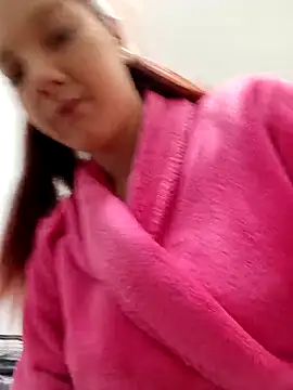 Snapshot of Aleioji10 chatting on February 3, 2026, 11:04 am Aleioji10 online show from February 3, 2026, 11:04 am