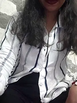 vijaylaxmi69 online show from November 11, 2025, 5:13 pm