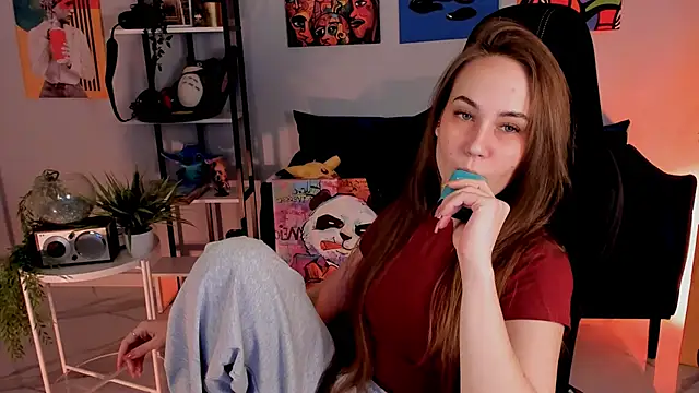 Snapshot of ElinVale chatting on November 22, 2025, 9:08 am ElinVale online show from November 22, 2025, 9:08 am