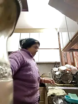 Snapshot of Hot-Sana2 chatting on January 15, 2026, 7:13 am Hot-Sana2 online show from January 15, 2026, 7:13 am