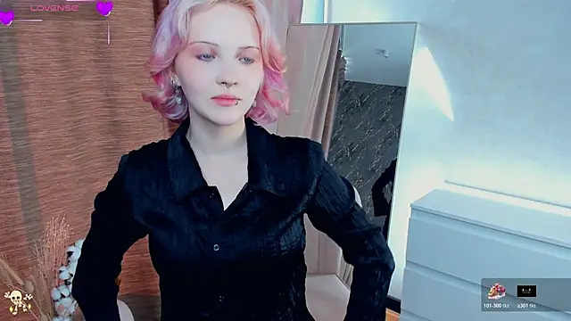 LorenzaGrill online show from November 3, 2025, 6:58 am