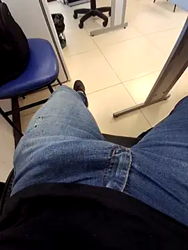 Snapshot of Kasadosfd chatting on February 12, 2026, 4:13 pm Kasadosfd online show from February 12, 2026, 4:13 pm